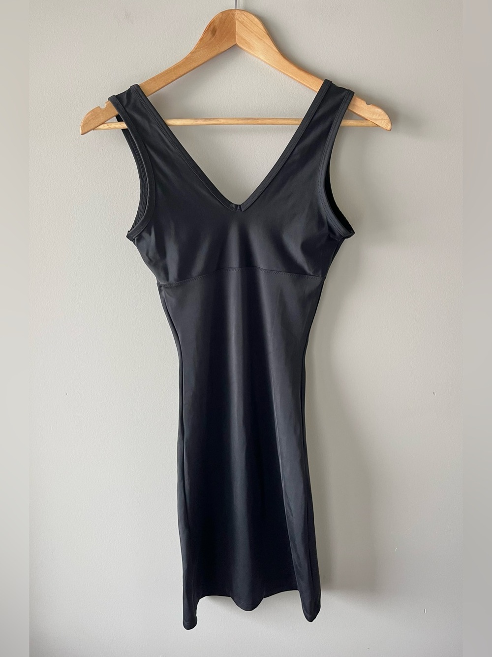 Jones New York Black V-Neck/Crewneck Shapewear Dress Size Medium -Layering